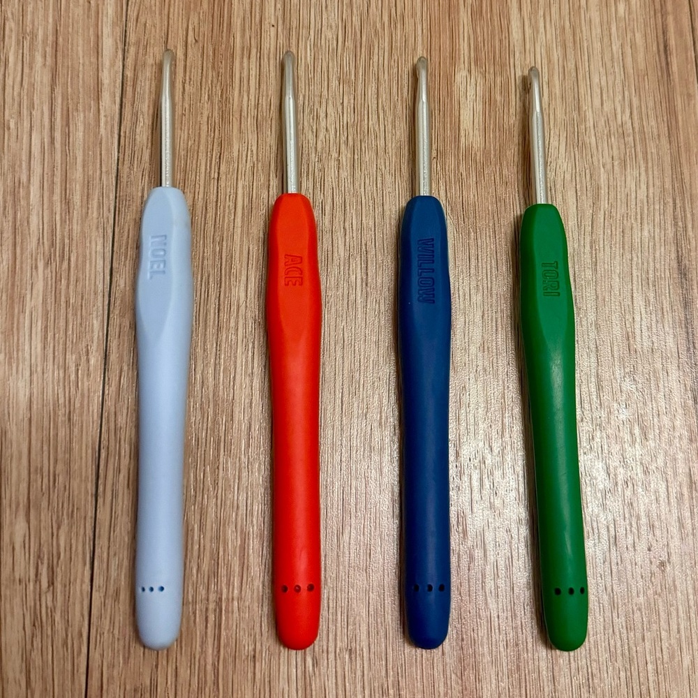 Woobles Holiday Advent Christmas Crochet Hooks (4mm)